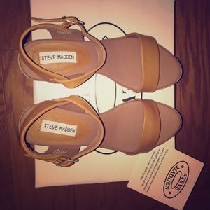 Steve Madden Women’s April Heeled Sandal